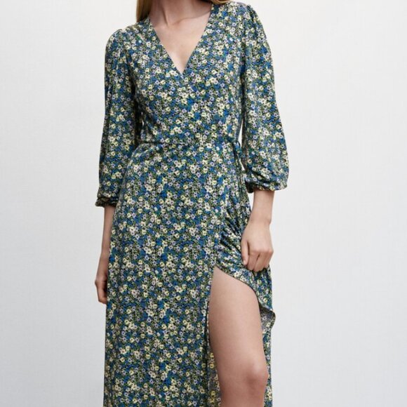 Mango Dresses & Skirts - NWTChic Long Sleeve Floral Dress - size 2/XS